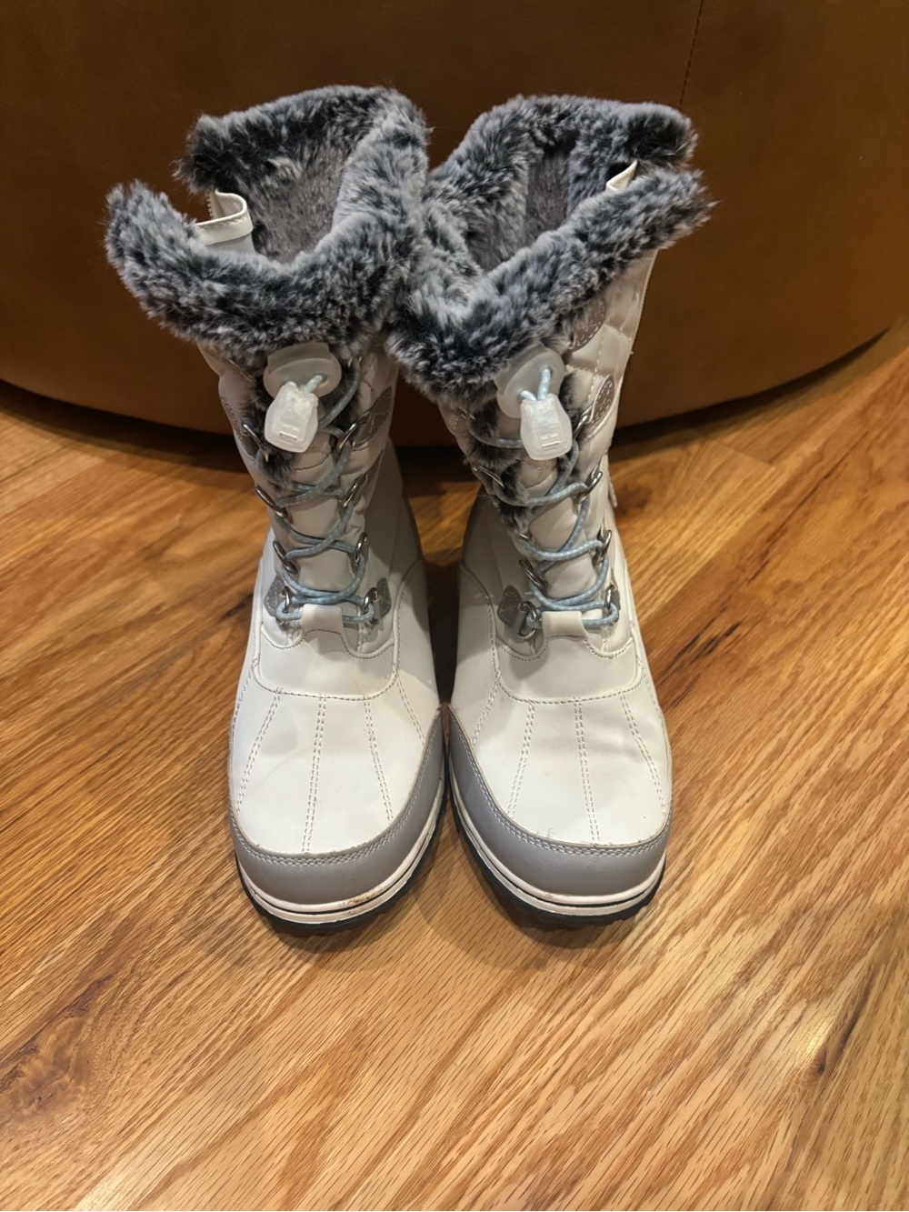 Totes Women’s Gray Faux-Fur Snow Boots - Insulated Winter Footwear size 6